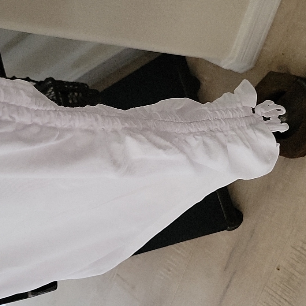 DKNY Logo sparkle Tee shirt. Shirred sides short sleeves size Medium - Picture 5 of 6